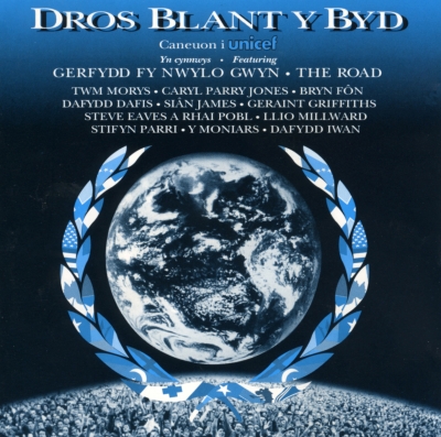 Cover: Dros Blant Y Byd
